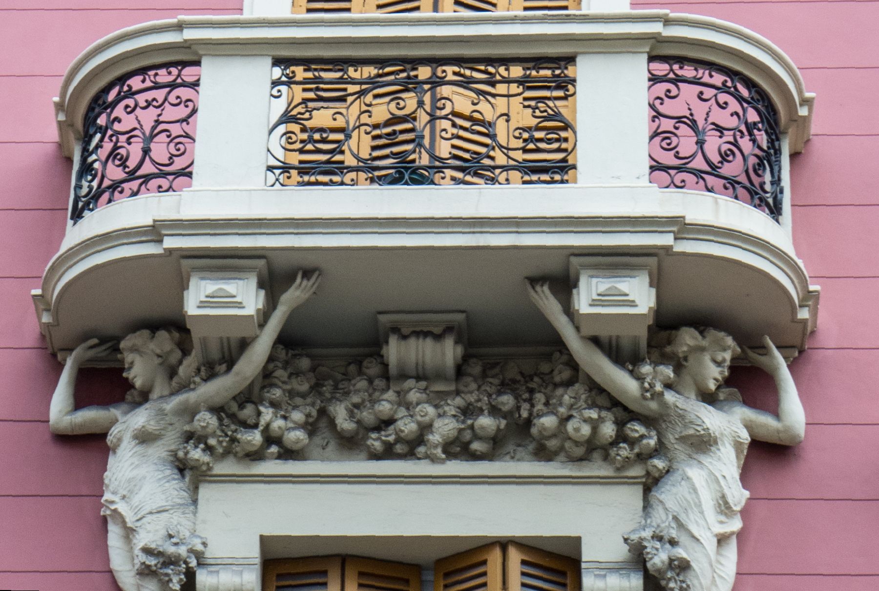 Chiavari e le mille sfumature del Liberty